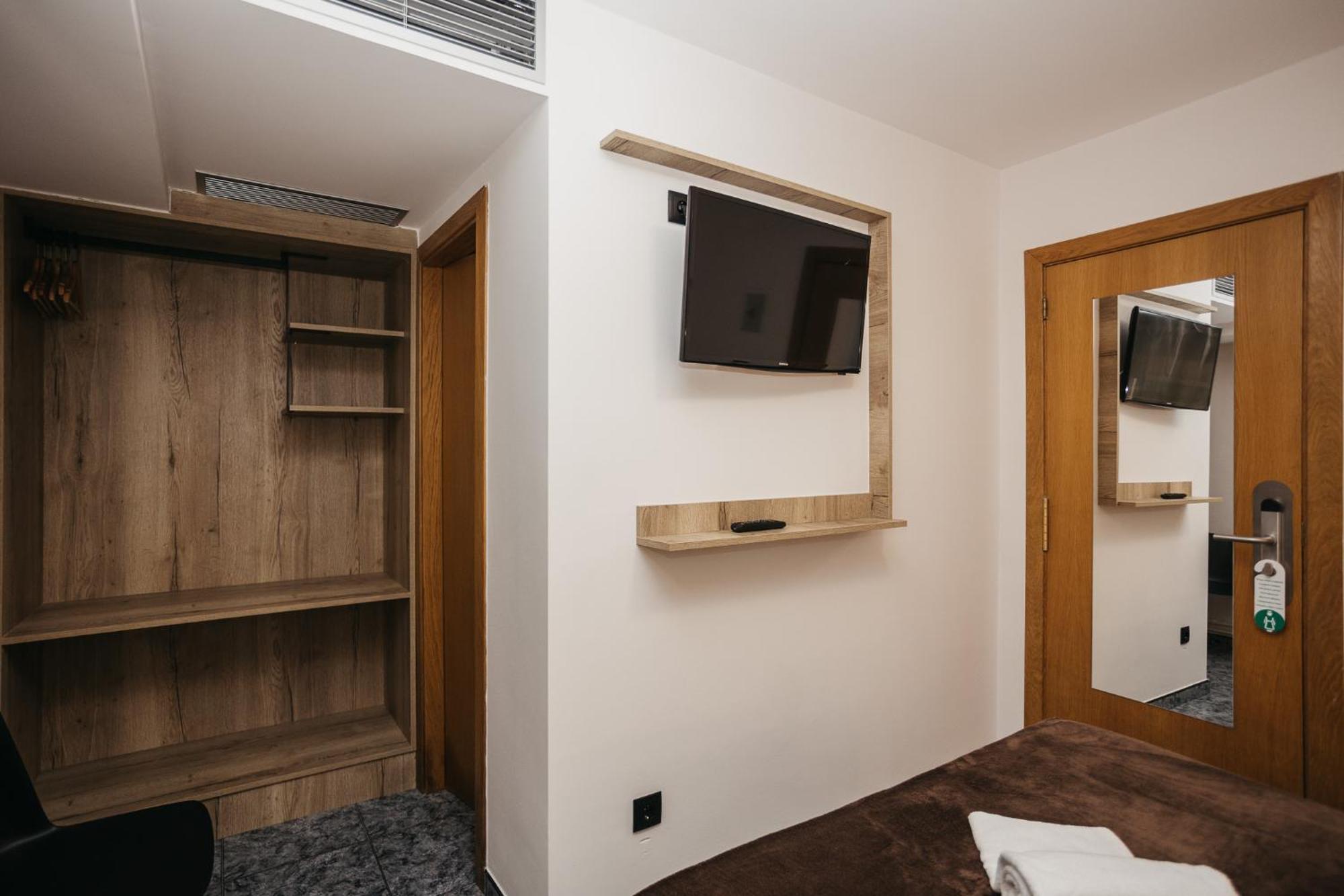 La Trobada Hotel Sport ريبول المظهر الخارجي الصورة